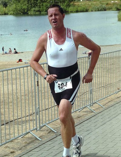 Michael Schwelnus auf der Laufstrecke beim Triathlon-Cup Braunschweiger Land 2010